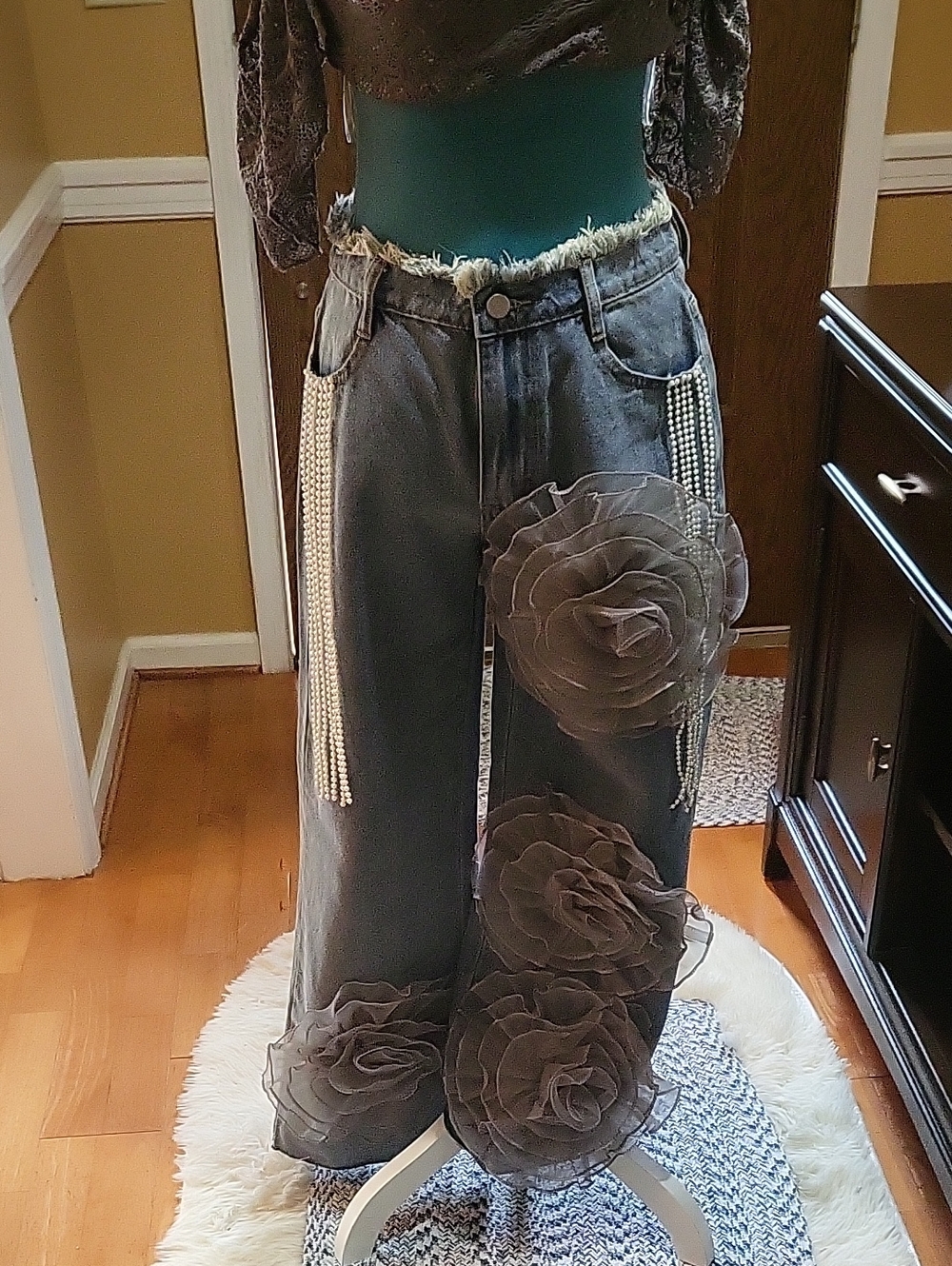 Embellished  Denim Wide-Leg Jeans with Floral Appliqués And Beaded.